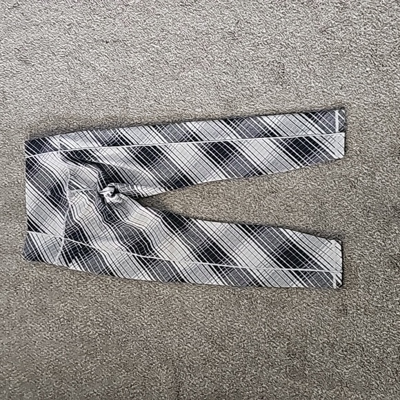 Athleta Salutation Stash Textured Tight Leggings Size Medium - Picture 4 of 5